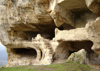 Пещерная крепость Тепе-Кермен в Бахчисарае – фотографии России