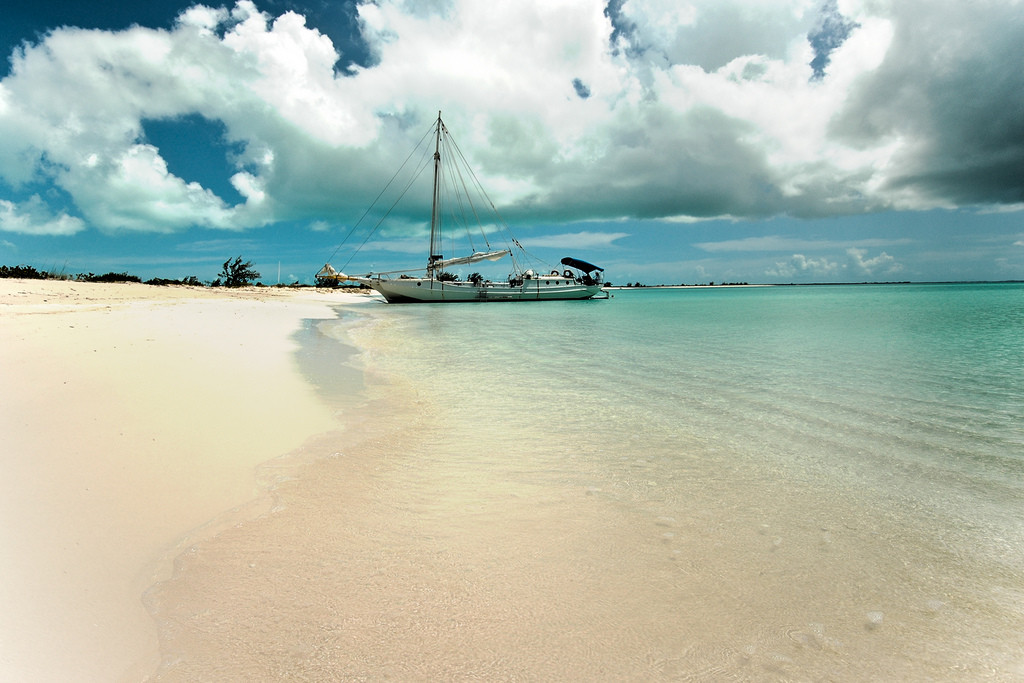 Пайн-Кей (Pine Cay) – небольшой частный остров в Карибском море – фотографии Тёркс и Кайкос