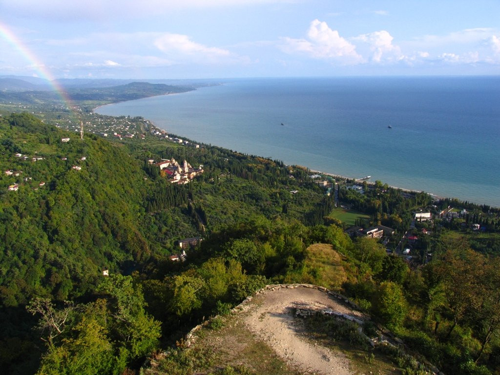 Побережье в Новый Афон, Абхазия – фотографии Абхазии