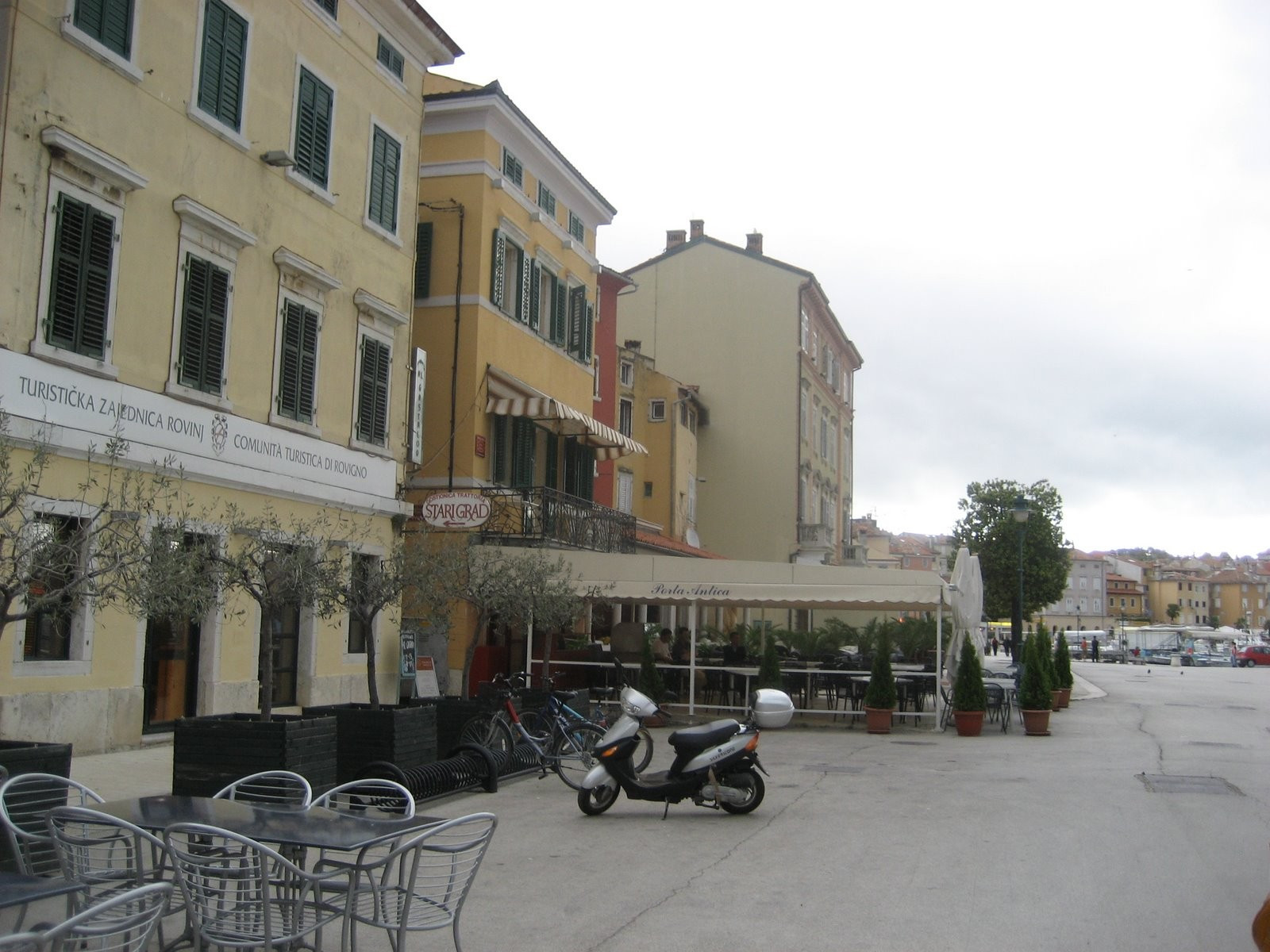Кафе в Ровинь, Хорватия – фотографии Хорватии