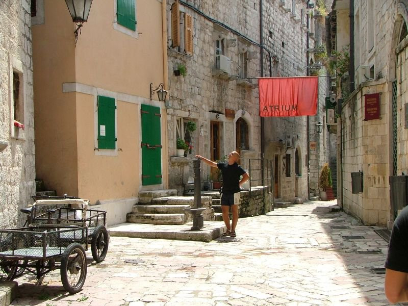 Улица в Которе, Черногория. Фото 11 – фотографии Черногории