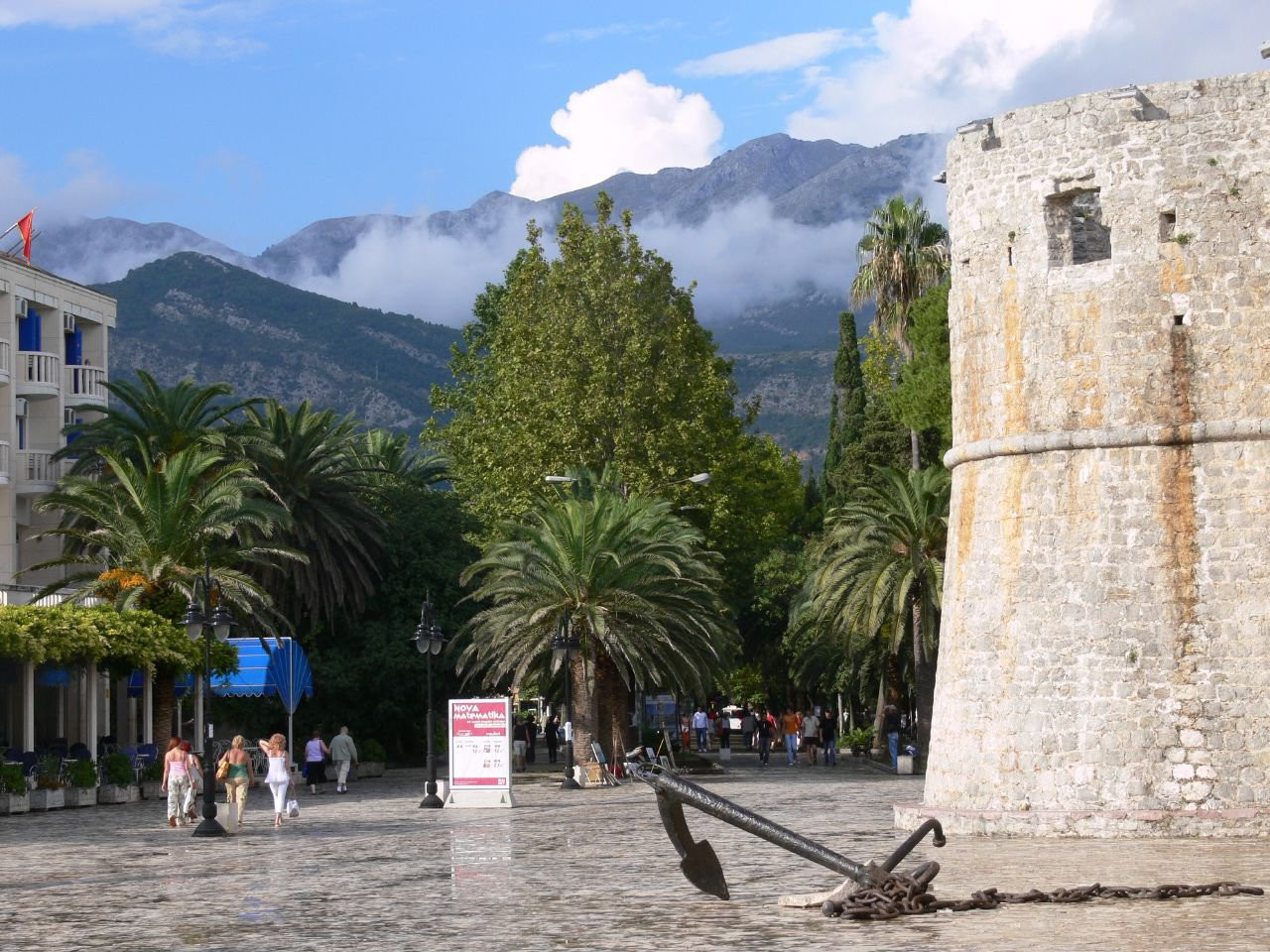 Улица в Будва, Черногория. Фото 21 – фотографии Черногории