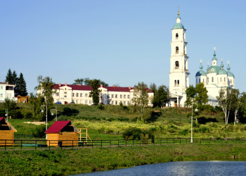 Шишкинские пруды, вид на Спасский собор – фотографии России