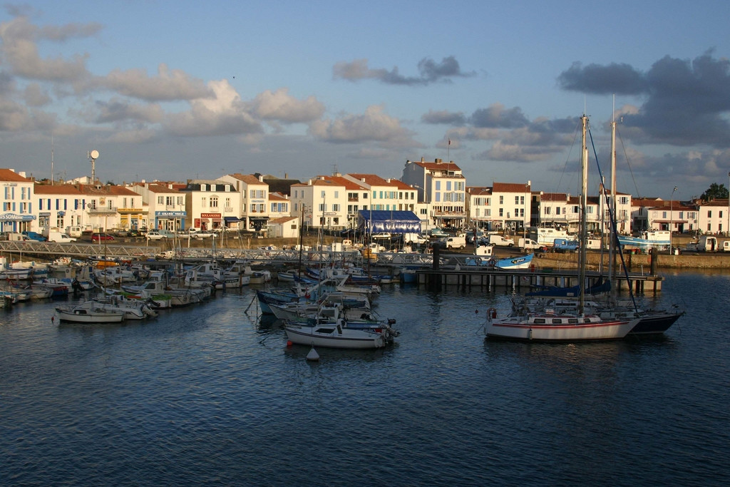 Яхты и катера в Иль-Дье, Франция – фотографии Франции