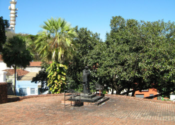 Памятник в Куяба, Бразилия – фотографии Бразилии