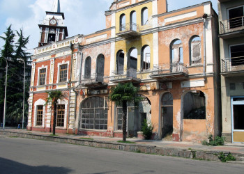 Улица в Гудаута, Абхазия. Фото 7 – фотографии Абхазии