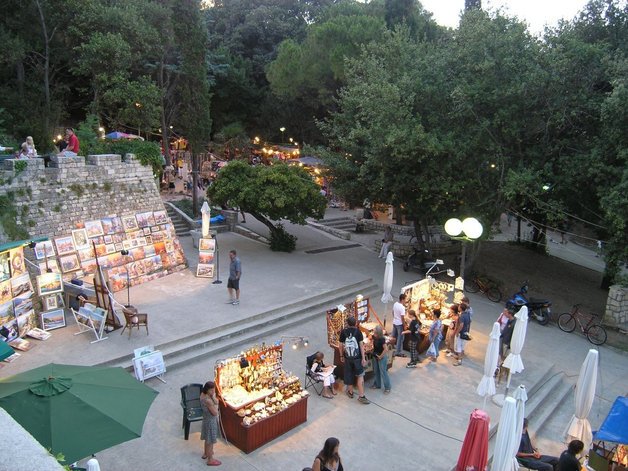 Торговая площадь в Раб, Хорватия – фотографии Хорватии