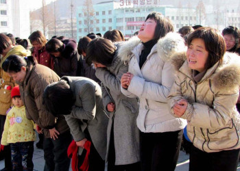 Скончался лидер Северной Кореи Ким Чен Ир, людей обязали плакать – фотографии Северной Кореи