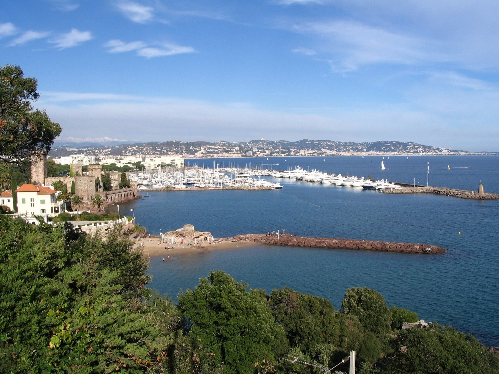 Порт в Манделье-ля Напуль, Франция – фотографии Франции