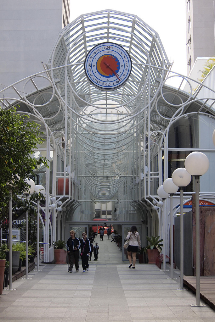 Руа 24 орас (Rua 24 Horas) в Куритибе – фотографии Бразилии