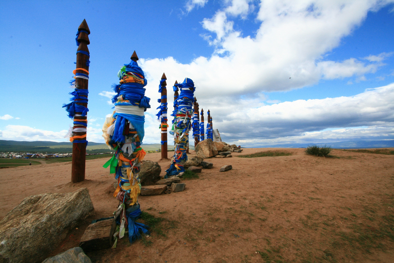 Бурятские столбики – фотографии России