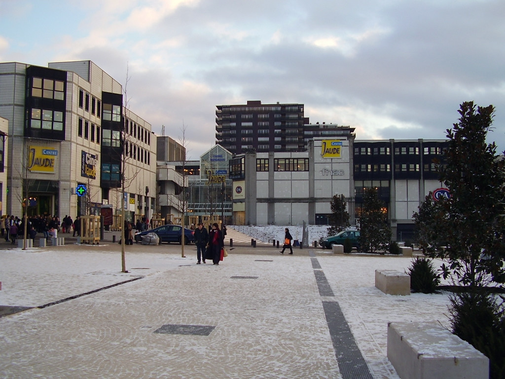 Улица в Клермон-Ферран, Франция. Фото 4 – фотографии Франции