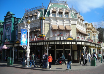 Дома в Диснейленд, Франция – фотографии Франции