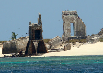 Руины на атолле Рокас (Atol das Rocas) – фотографии Бразилии