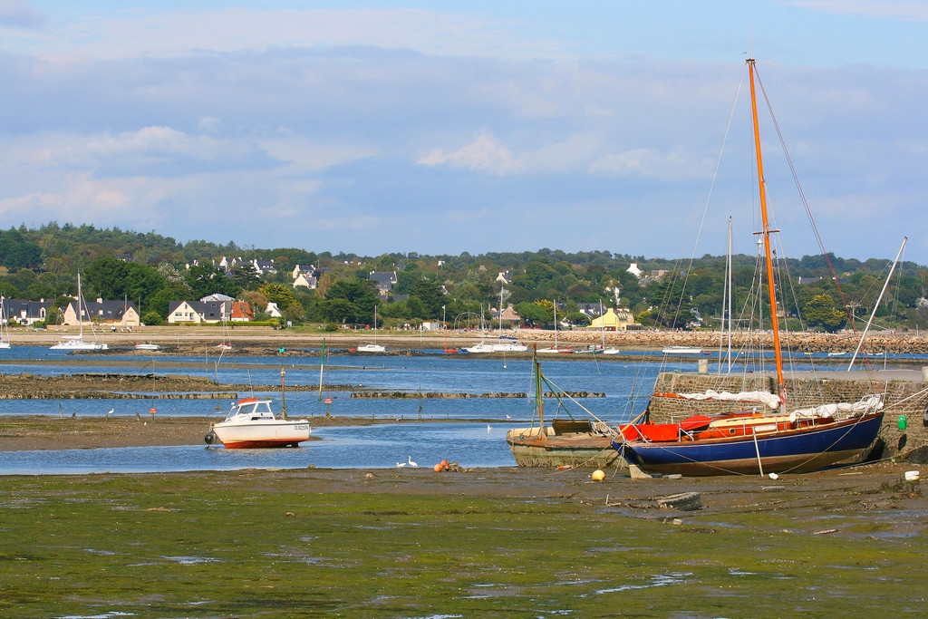 Яхты и катера в Фуэнане, Франция. Фото 1 – фотографии Франции