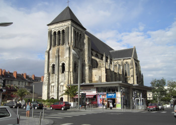 Церковь в Туре, Франция – фотографии Франции