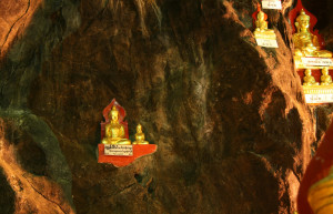 Статуи в пещере – фотографии Мьянмы