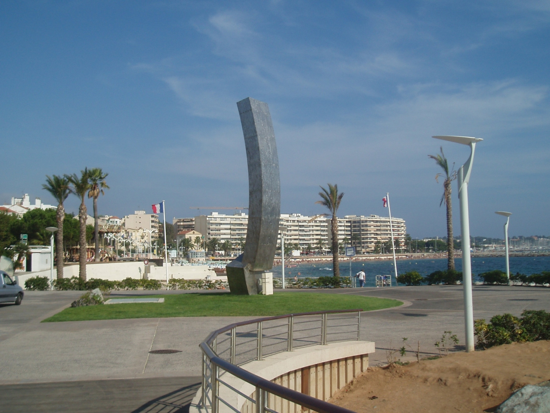 Памятник в Сен-Рафаэль, Франция. Фото 1 – фотографии Франции