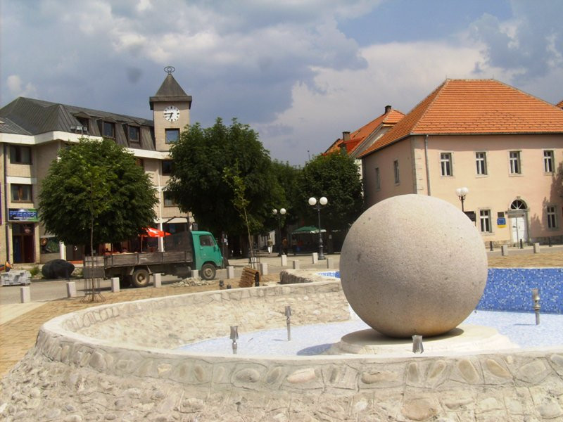 Фонтан в Колашин, Черногория – фотографии Черногории