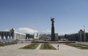 main-square-bishkek – фотографии Киргизии