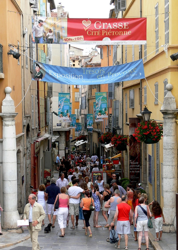 Люди в Грассе, Франция. Фото 1 – фотографии Франции