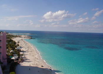 Пляж  в Нью-Провиденс, Багамские острова. Фото 17 – фотографии Багамских островов