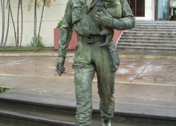 Скульптура Че Геваре в Санта-Клара, Куба – фотографии Кубы