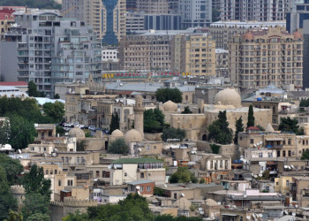 Баку — столица Азербайджана. Старый город в окружении нового – фотографии Азербайджана