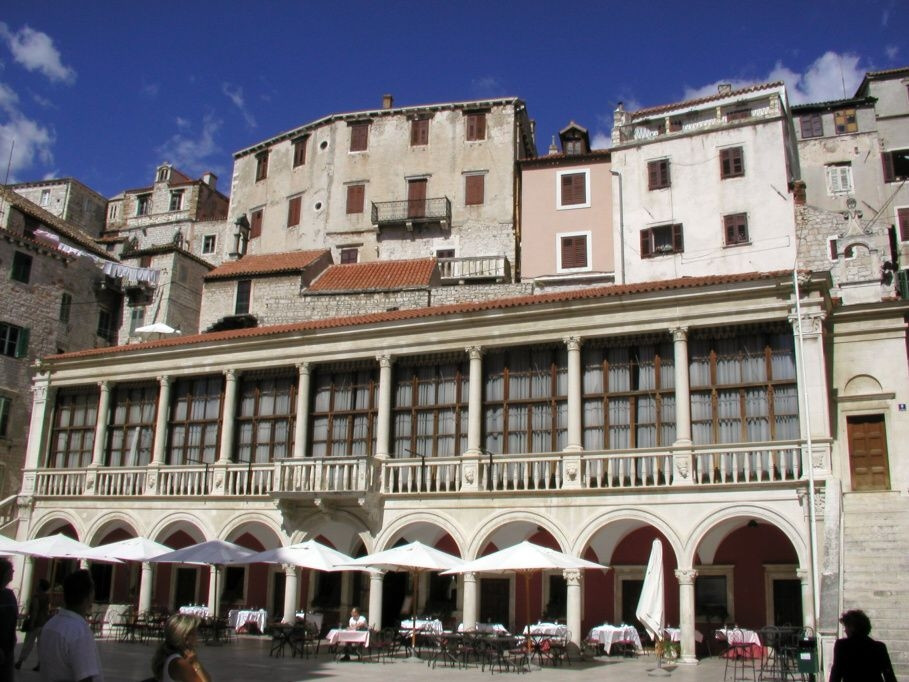 Кафе в Шибеник, Хорватия – фотографии Хорватии