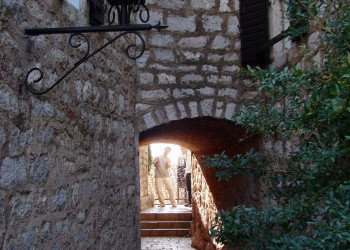 Дома в Святой Стефан, Черногория. Фото 12 – фотографии Черногории