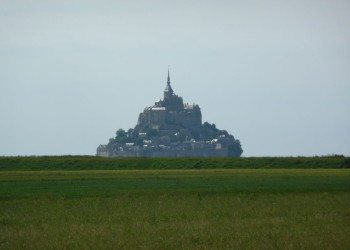 Замок в Мон-Сен-Мишель, Франция – фотографии Франции