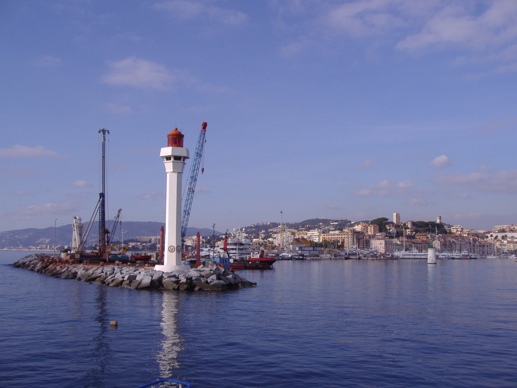 Маяк в Канне, Франция – фотографии Франции