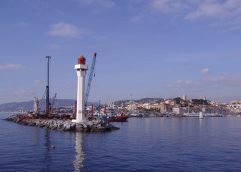 Маяк в Канне, Франция – фотографии Франции