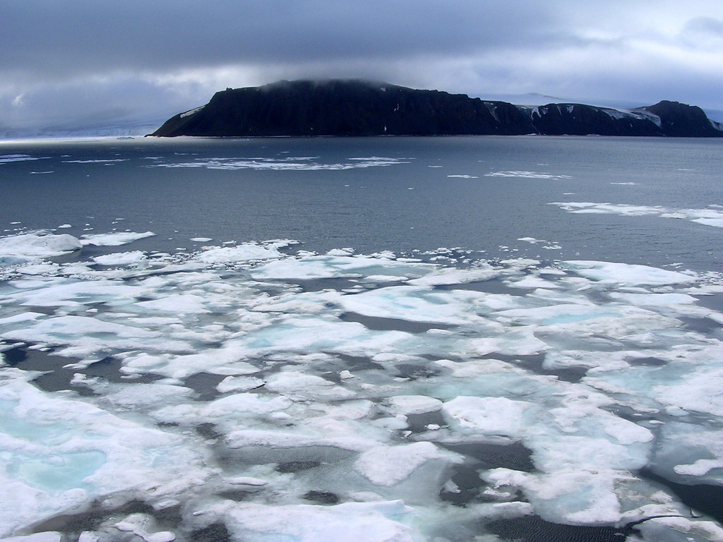 Возле Земли Франца-Иосифа – фотографии России
