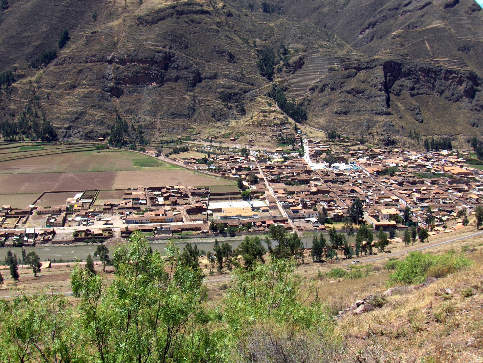 Панорамный вид на город Писак (Pisak) в Священной долине Инков, Перу – фотографии Перу
