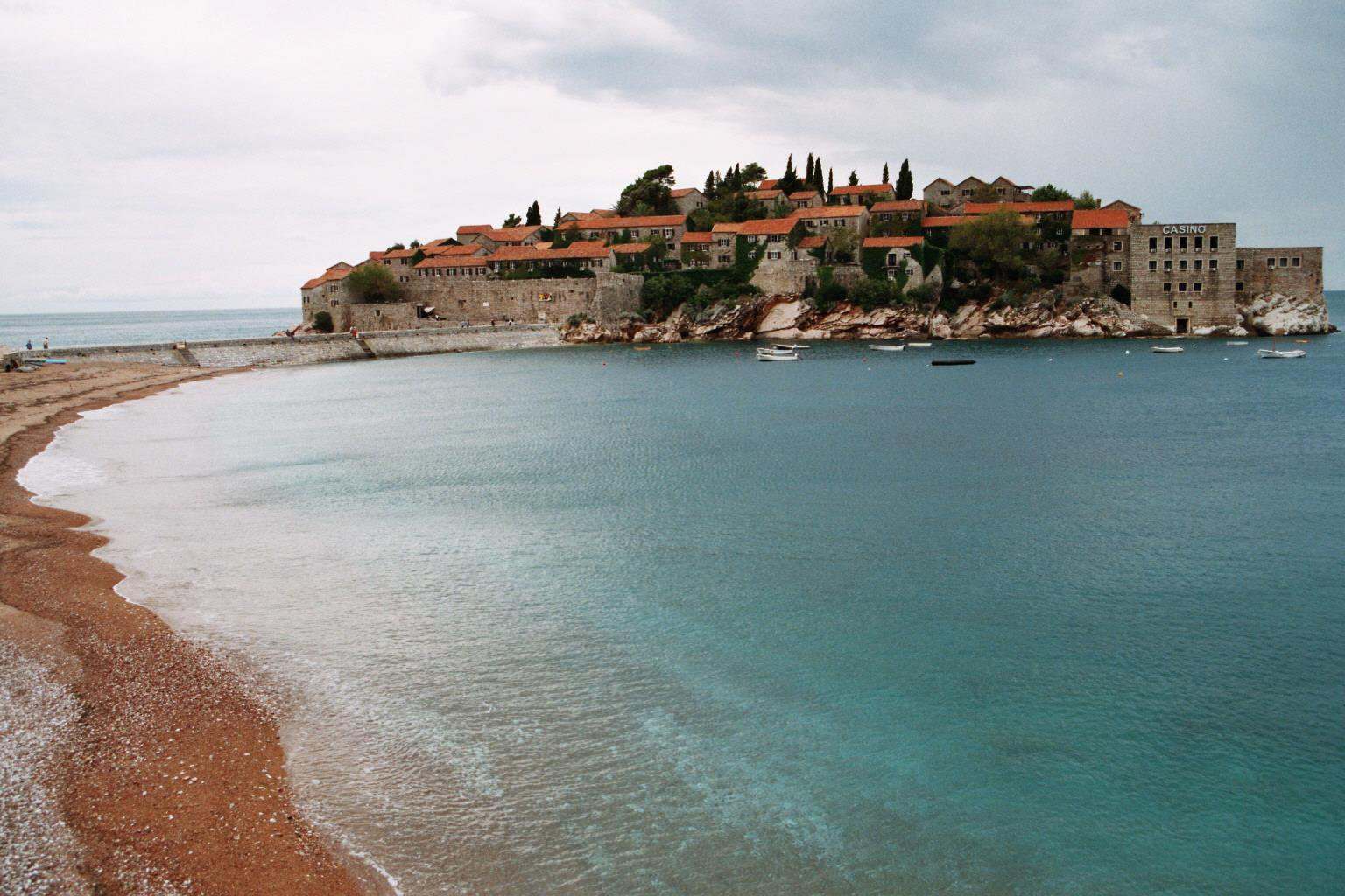 Пляж в Святой Стефан, Черногория. Фото 18 – фотографии Черногории