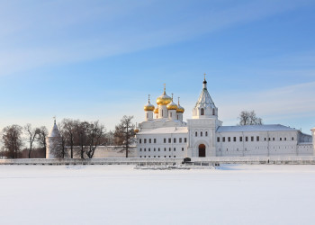 Свято-Троицкий Ипатьевский монастырь зимой, Кострома – фотографии России