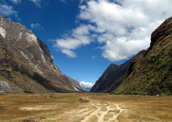 Горы в национальном парке Уаскаран в Перу – фотографии Перу