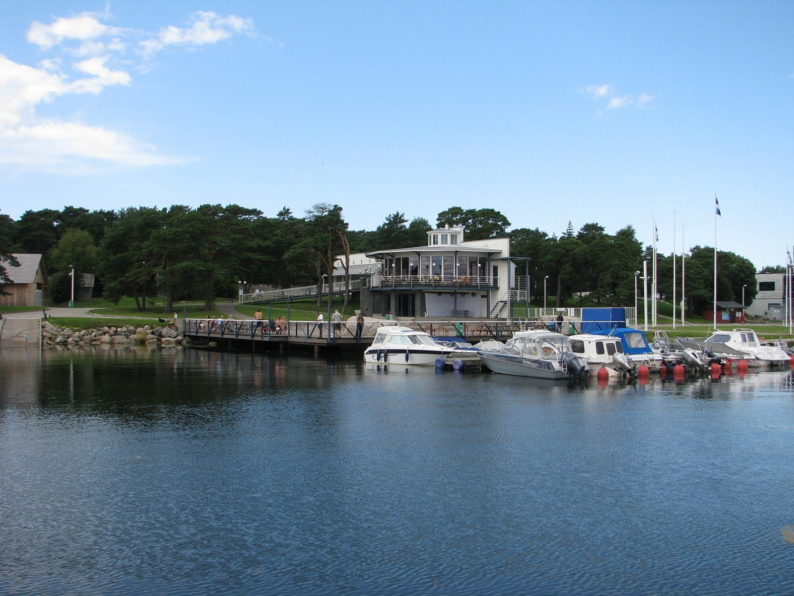 Лауласмаа (Laulasmaa) – небольшой посёлок на севере Эстонии – фотографии Эстонии