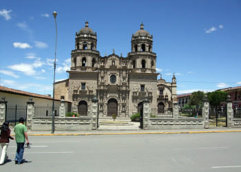 Церковь в Кахамарке – фотографии Перу