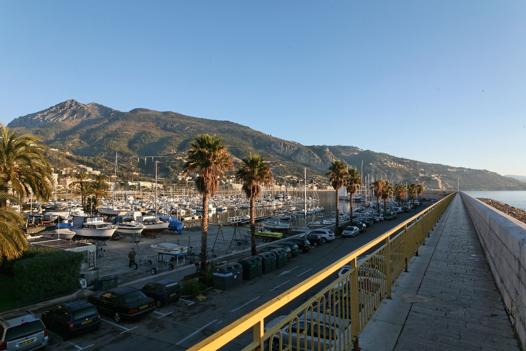 Порт в Рокбрюн-Кап-Мартен, Франция. Фото 1 – фотографии Франции