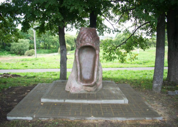 Памятник Папью в Вязьме – фотографии России