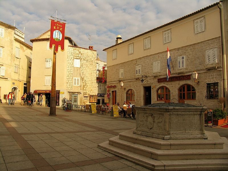 Площадь в Крк, Хорватия. Фото 1 – фотографии Хорватии