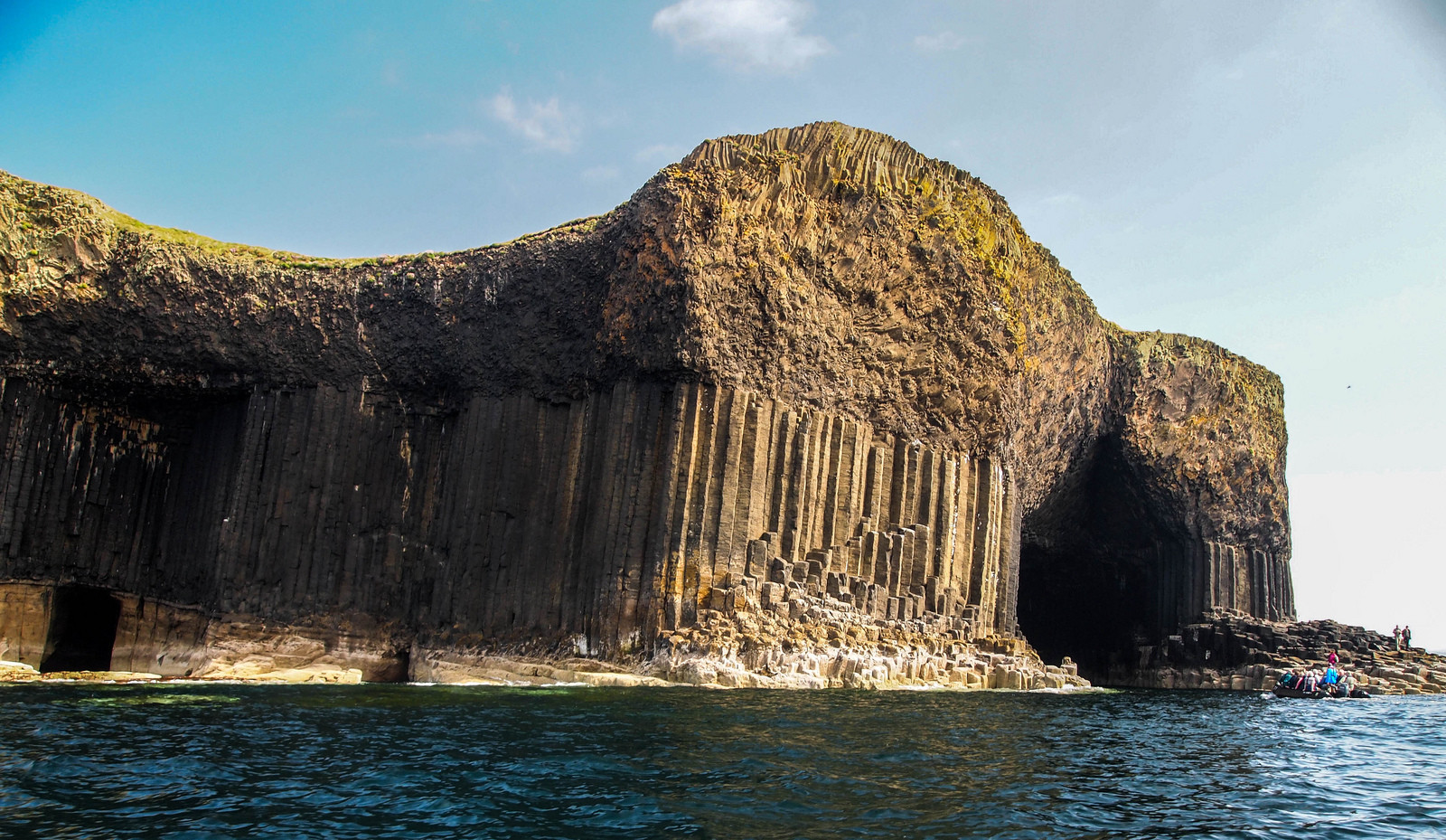 Фингалова пещера, о.Стаффа, Шотландия, Великобритания – фотографии Великобритании