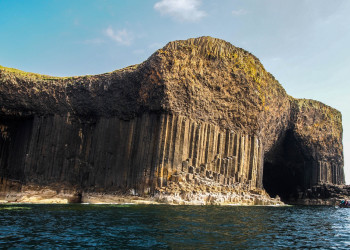 Фингалова пещера, о.Стаффа, Шотландия, Великобритания – фотографии Великобритании