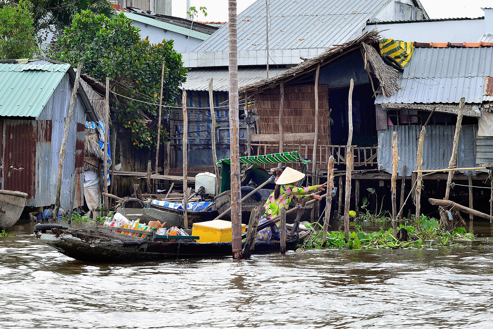 Вся жизнь у людей тут на воде – фотографии Вьетнама