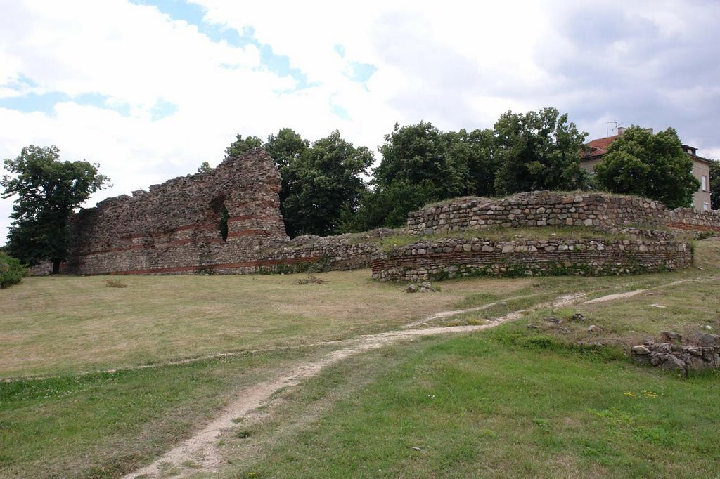 Развалины в Хисаря, Болгария – фотографии Болгарии