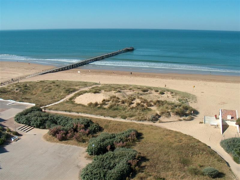 Пляж в Сен-Жан-де-Мон, Франция. Фото 6 – фотографии Франции