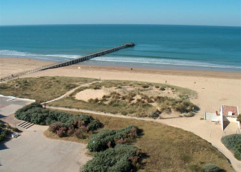 Пляж в Сен-Жан-де-Мон, Франция. Фото 6 – фотографии Франции