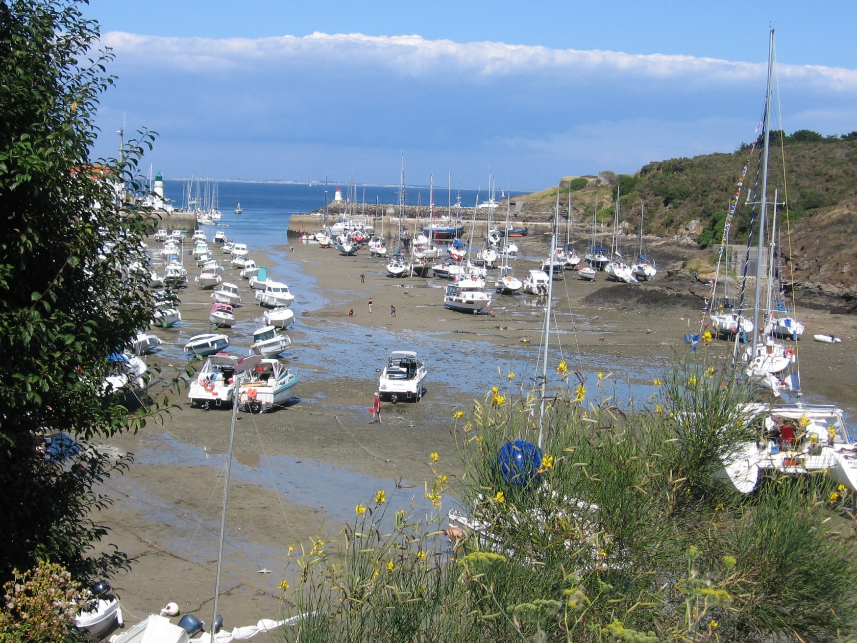 Лодки и парусники в Бель-Иль, Франция. Фото 7 – фотографии Франции